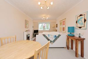 LIVING ROOM- click for photo gallery